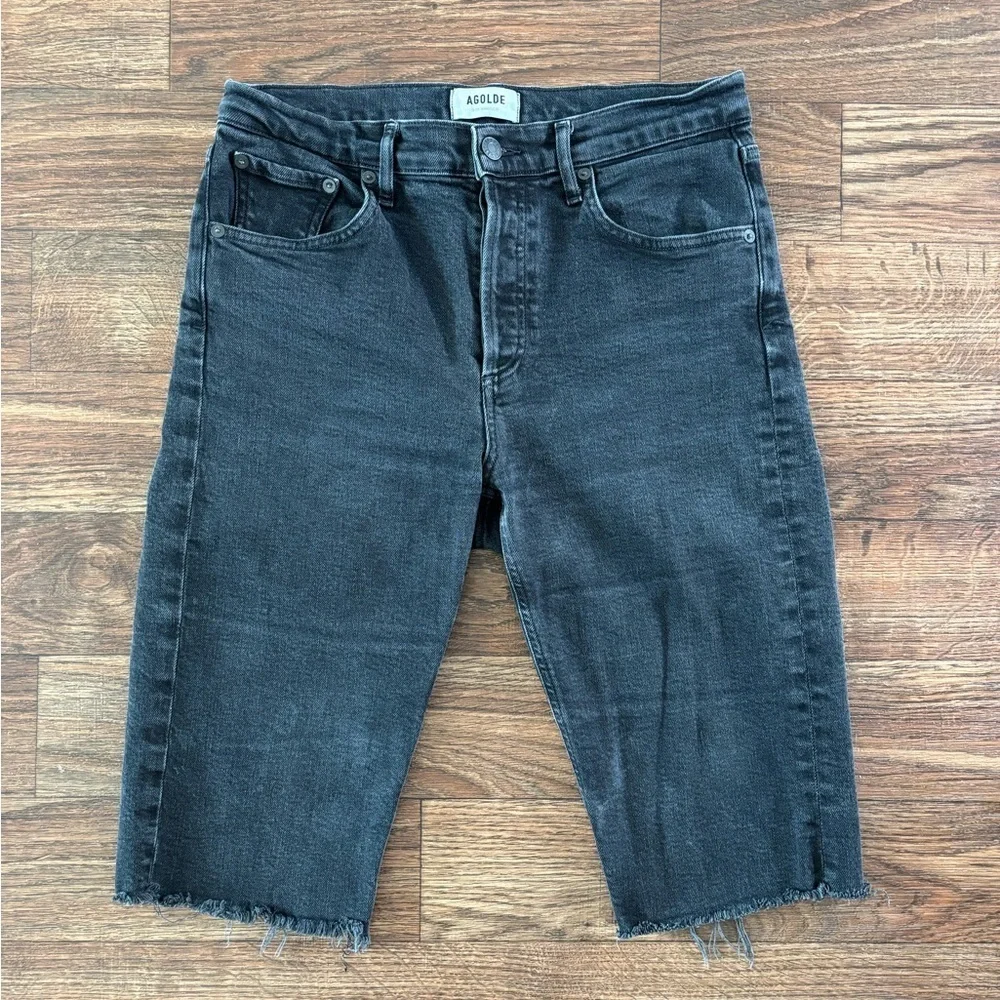 AGOLDE Denim Carrie Long Bermuda Short in Stunner 28 Dark Black Wash